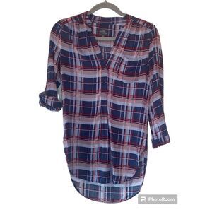 Market & Spruce Stitch Fix Womens Blouse Size Small Blue Pink 1/2 Button Hi-Low
